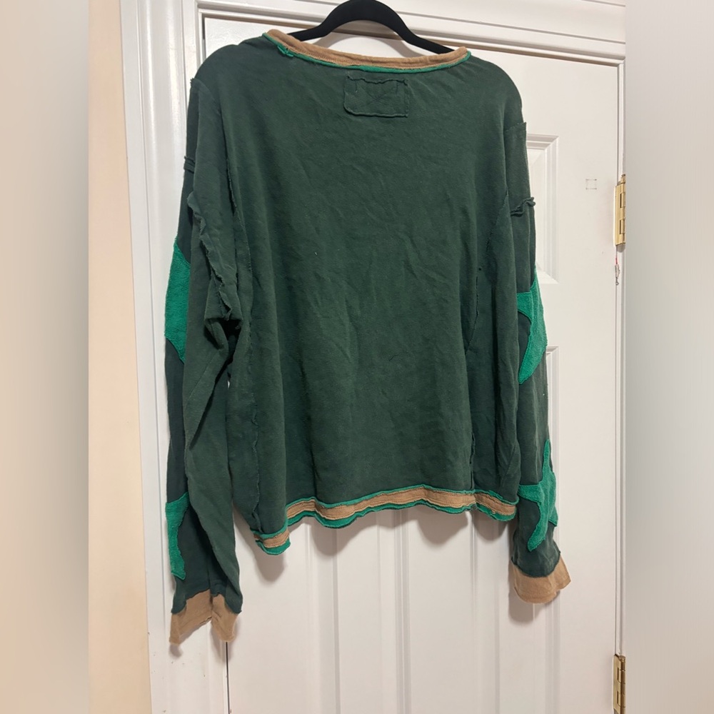 New Free People You're A Star Long-Sleeved Tee Shirt Green Stars Combo Size XS - Picture 7 of 11